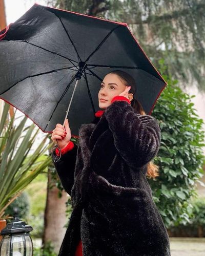 Burcu Özberk seksi ifşa fotoğrafı 1515