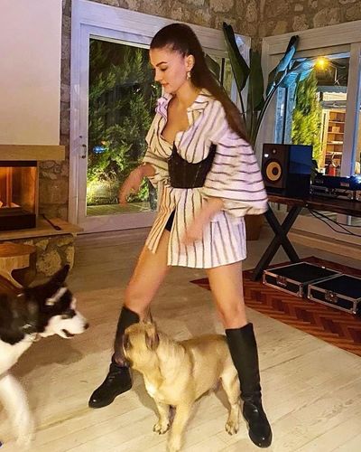 Burcu Özberk seksi ifşa fotoğrafı 1521