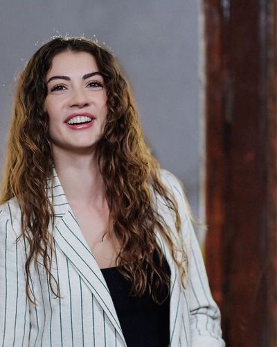 Burcu Özberk seksi ifşa fotoğrafı 1535