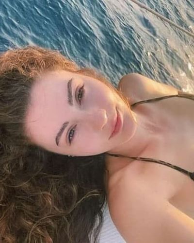 Burcu Özberk seksi ifşa fotoğrafı 1554