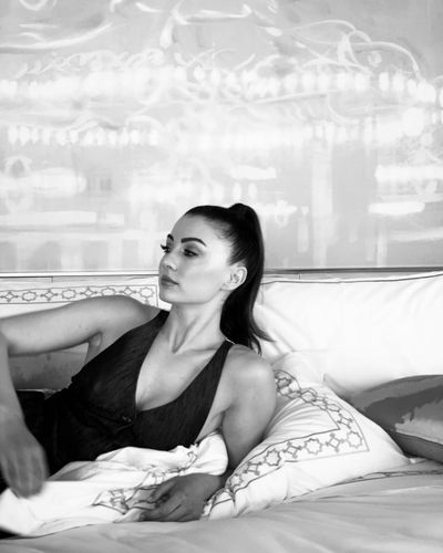 Burcu Özberk seksi ifşa fotoğrafı 1637