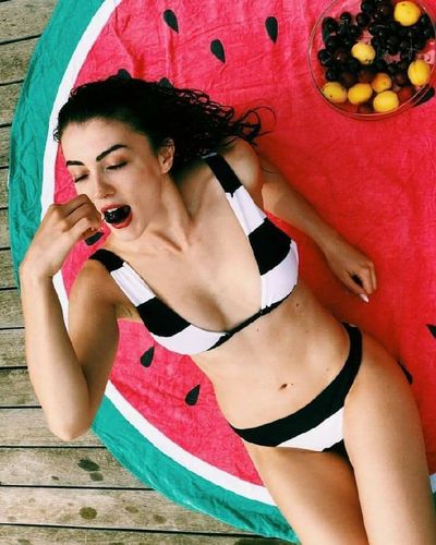 Burcu Özberk seksi ifşa fotoğrafı 1697