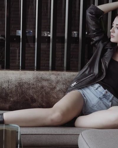 Burcu Özberk seksi ifşa fotoğrafı 1707