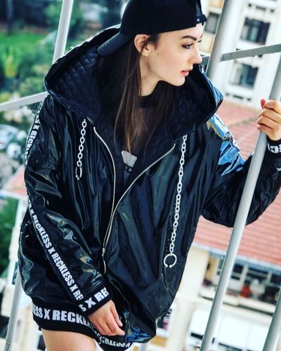 Burcu Özberk seksi ifşa fotoğrafı 1712