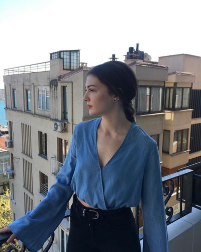 Burcu Özberk seksi ifşa fotoğrafı 1723