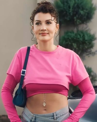 Burcu Özberk seksi ifşa fotoğrafı 197