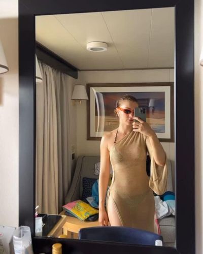 Burcu Özberk seksi ifşa fotoğrafı 210