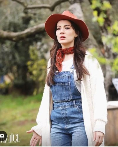 Burcu Özberk seksi ifşa fotoğrafı 307
