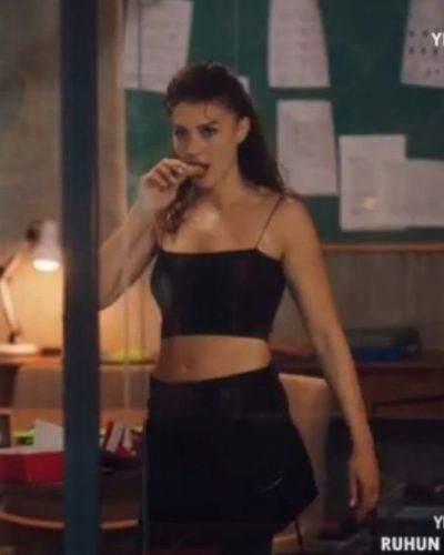 Burcu Özberk seksi ifşa fotoğrafı 31