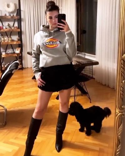 Burcu Özberk seksi ifşa fotoğrafı 364