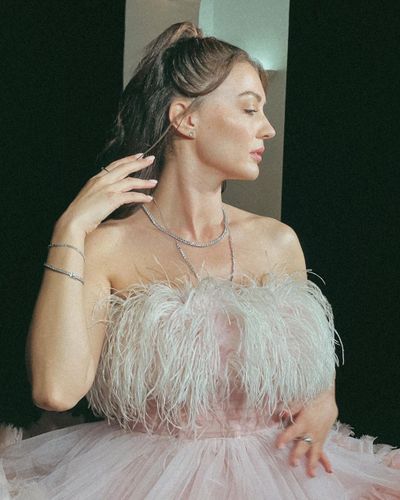Burcu Özberk seksi ifşa fotoğrafı 367