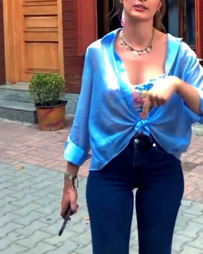 Burcu Özberk seksi ifşa fotoğrafı 378