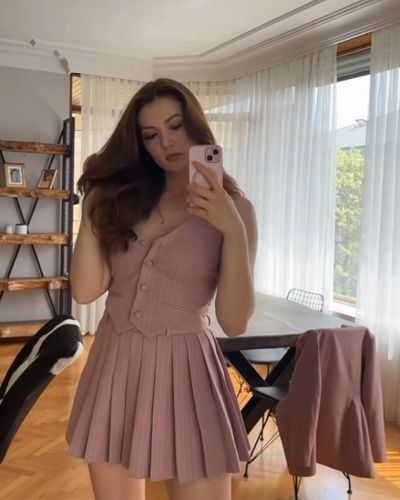 Burcu Özberk seksi ifşa fotoğrafı 379