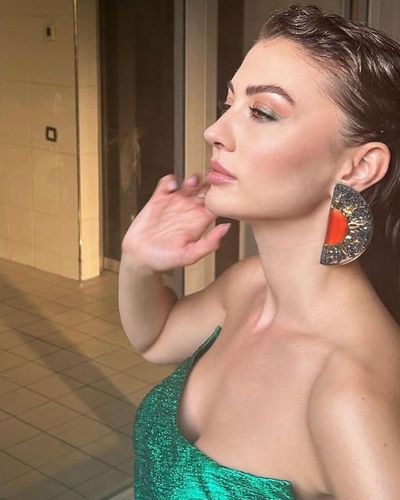 Burcu Özberk seksi ifşa fotoğrafı 37