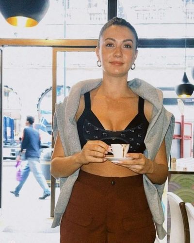 Burcu Özberk seksi ifşa fotoğrafı 381