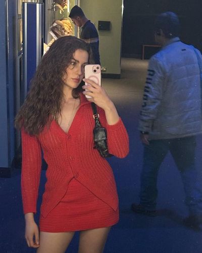 Burcu Özberk seksi ifşa fotoğrafı 400