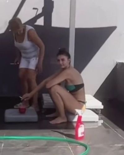 Burcu Özberk seksi ifşa fotoğrafı 440