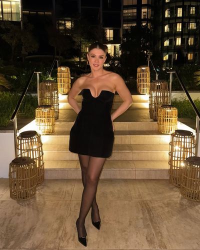 Burcu Özberk seksi ifşa fotoğrafı 47