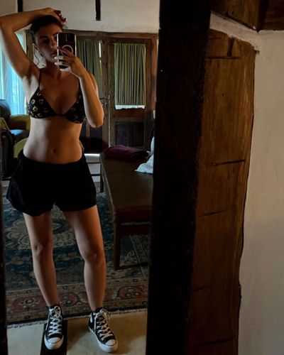 Burcu Özberk seksi ifşa fotoğrafı 516