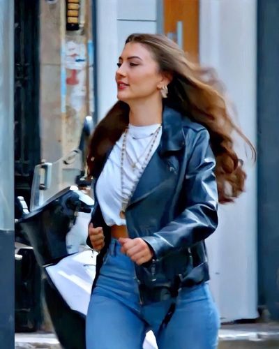 Burcu Özberk seksi ifşa fotoğrafı 529