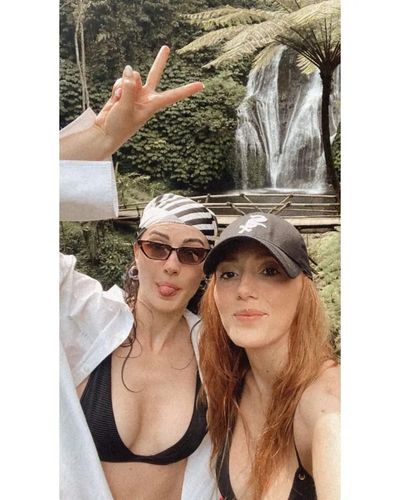 Burcu Özberk seksi ifşa fotoğrafı 536