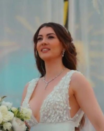 Burcu Özberk seksi ifşa fotoğrafı 546