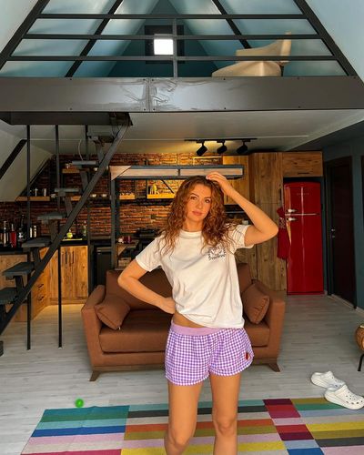 Burcu Özberk seksi ifşa fotoğrafı 550