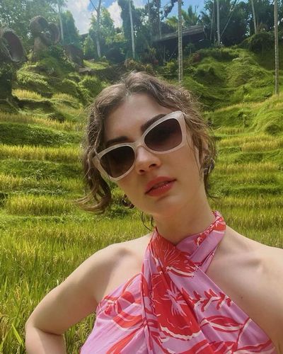 Burcu Özberk seksi ifşa fotoğrafı 555