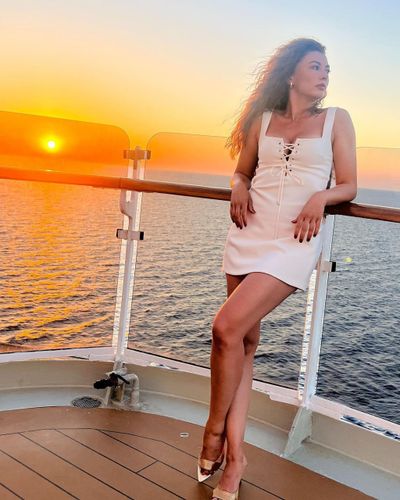 Burcu Özberk seksi ifşa fotoğrafı 559