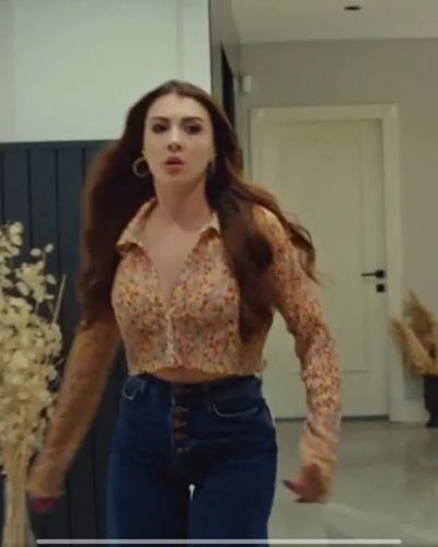 Burcu Özberk seksi ifşa fotoğrafı 562