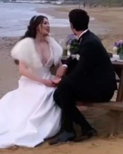 Burcu Özberk seksi ifşa fotoğrafı 575