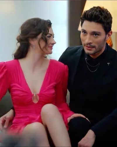 Burcu Özberk seksi ifşa fotoğrafı 579