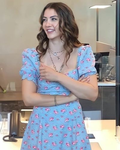 Burcu Özberk seksi ifşa fotoğrafı 580