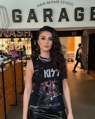 Burcu Özberk seksi ifşa fotoğrafı 583