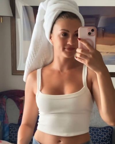 Burcu Özberk seksi ifşa fotoğrafı 605