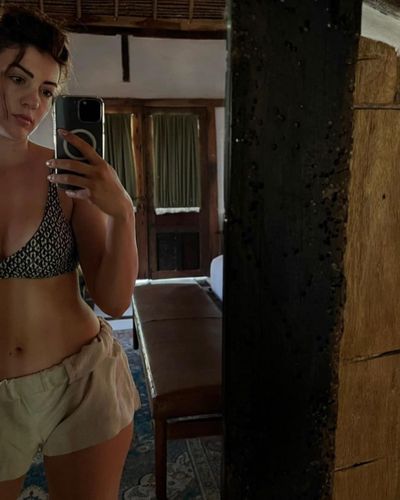 Burcu Özberk seksi ifşa fotoğrafı 614