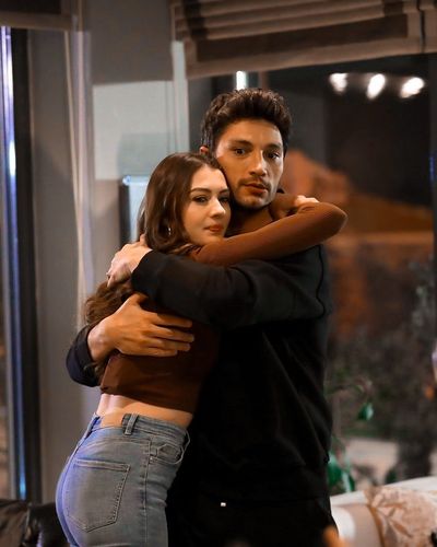 Burcu Özberk seksi ifşa fotoğrafı 627