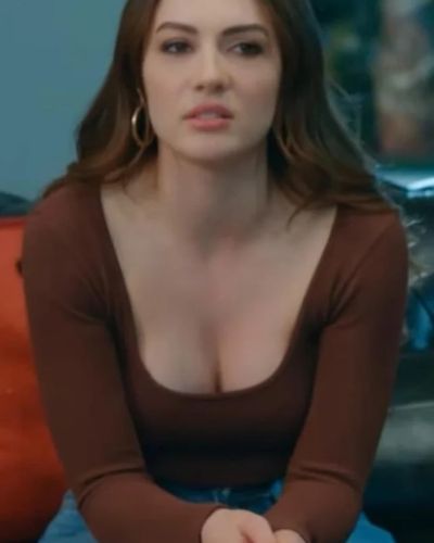 Burcu Özberk seksi ifşa fotoğrafı 630