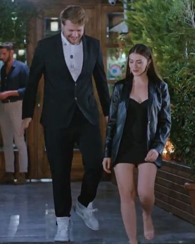 Burcu Özberk seksi ifşa fotoğrafı 634