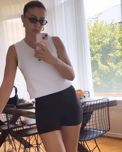 Burcu Özberk seksi ifşa fotoğrafı 662