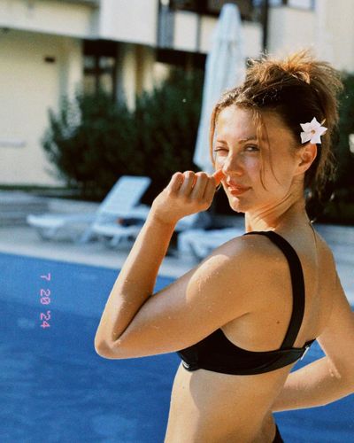 Burcu Özberk seksi ifşa fotoğrafı 689