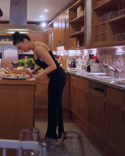 Burcu Özberk seksi ifşa fotoğrafı 68