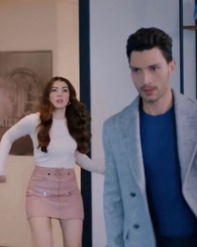 Burcu Özberk seksi ifşa fotoğrafı 700