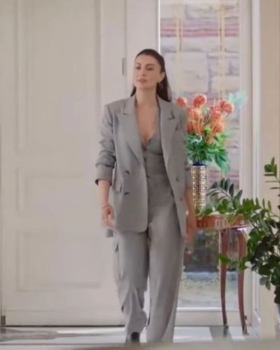 Burcu Özberk seksi ifşa fotoğrafı 711