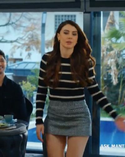 Burcu Özberk seksi ifşa fotoğrafı 723