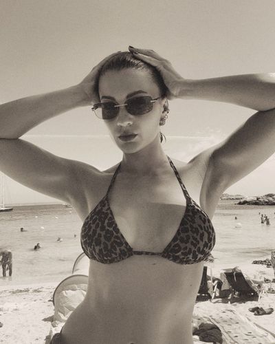 Burcu Özberk seksi ifşa fotoğrafı 729