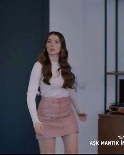 Burcu Özberk seksi ifşa fotoğrafı 734