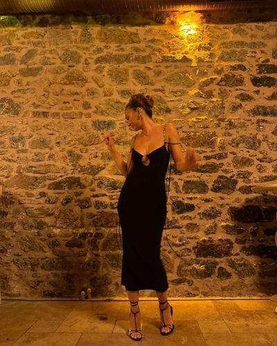 Burcu Özberk seksi ifşa fotoğrafı 739