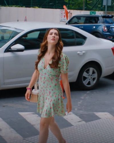 Burcu Özberk seksi ifşa fotoğrafı 741