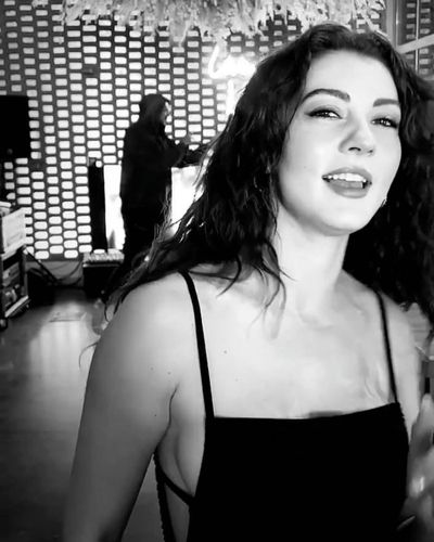 Burcu Özberk seksi ifşa fotoğrafı 742